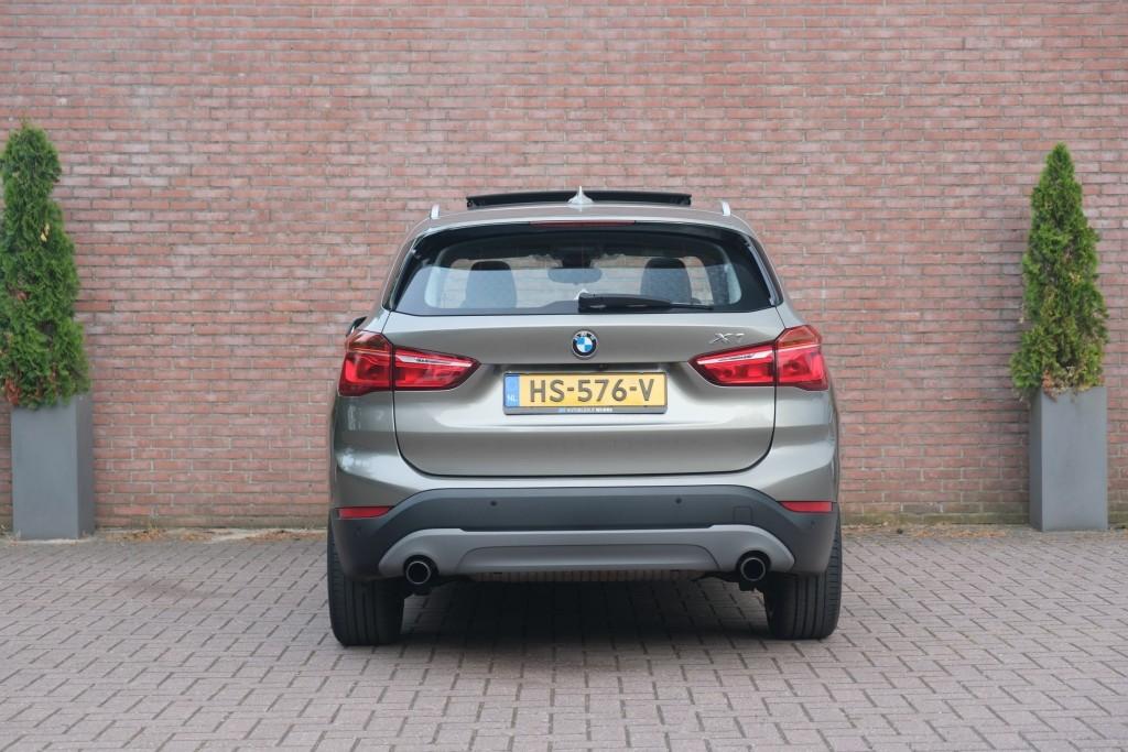 BMW X1 sDrive20i 192pk Aut. Essential | Navi | Climate | Panoramadak | Camera | Elektrische Achterklep | PDC afbeelding 35