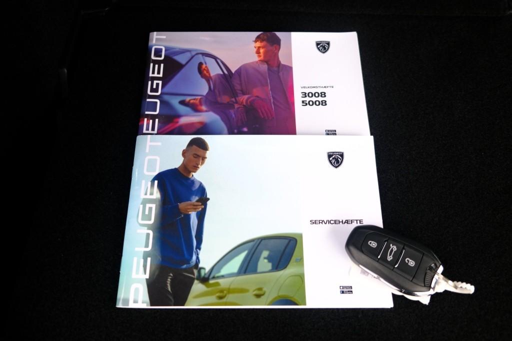 Peugeot 5008 1.2 Hybrid 145pk e-DCS6 GT 7 Persoons | Navi | App Connect | Adaptive Cruise | Panoramadak | Camera | Keyless | Stoelverwarming | Elektrische Achterklep | PDC afbeelding 34