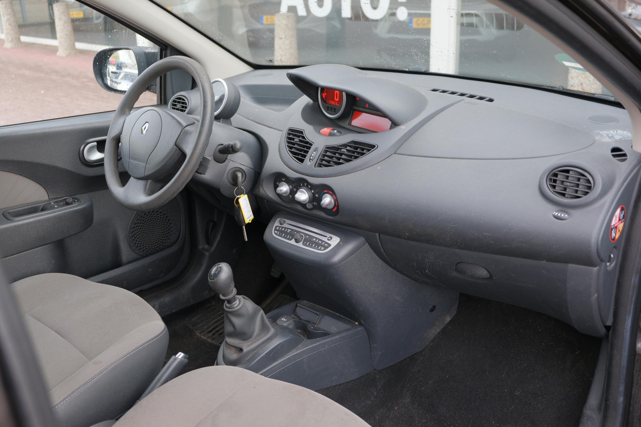 Renault Twingo 1.2-16V 75pk Collection | Radio-CD | Elektr. ramen | Nieuwe APK afbeelding 2