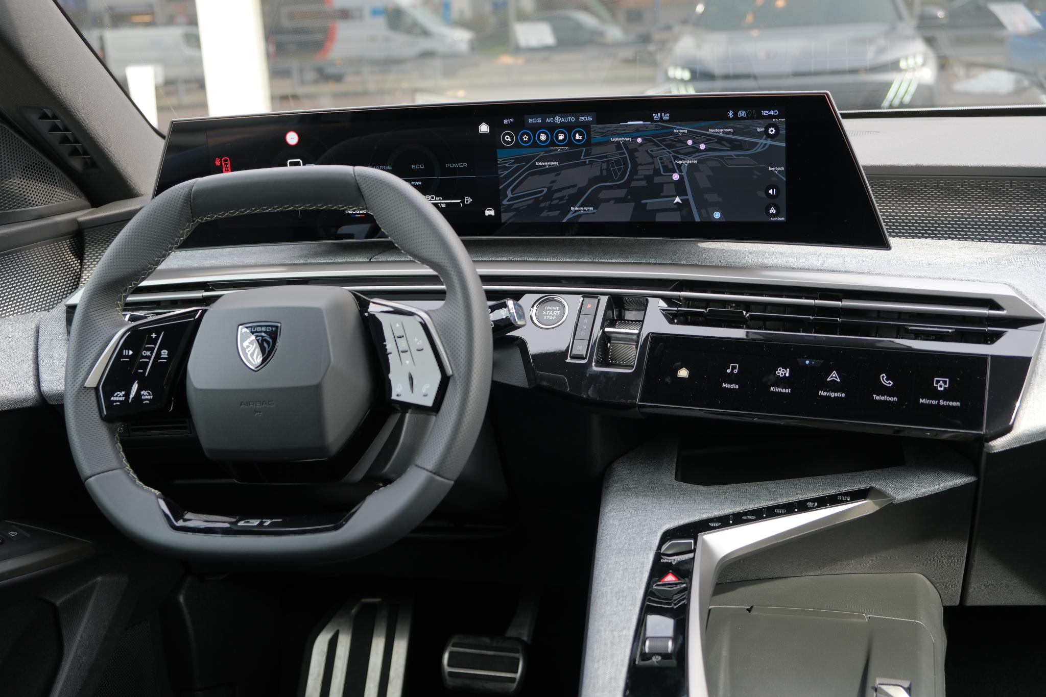 Peugeot 5008 1.2 Hybrid 145pk e-DCS6 GT 7 Persoons | Navi | App Connect | Adaptive Cruise | Panoramadak | Camera | Keyless | Stoelverwarming | Elektrische Achterklep | PDC afbeelding 7