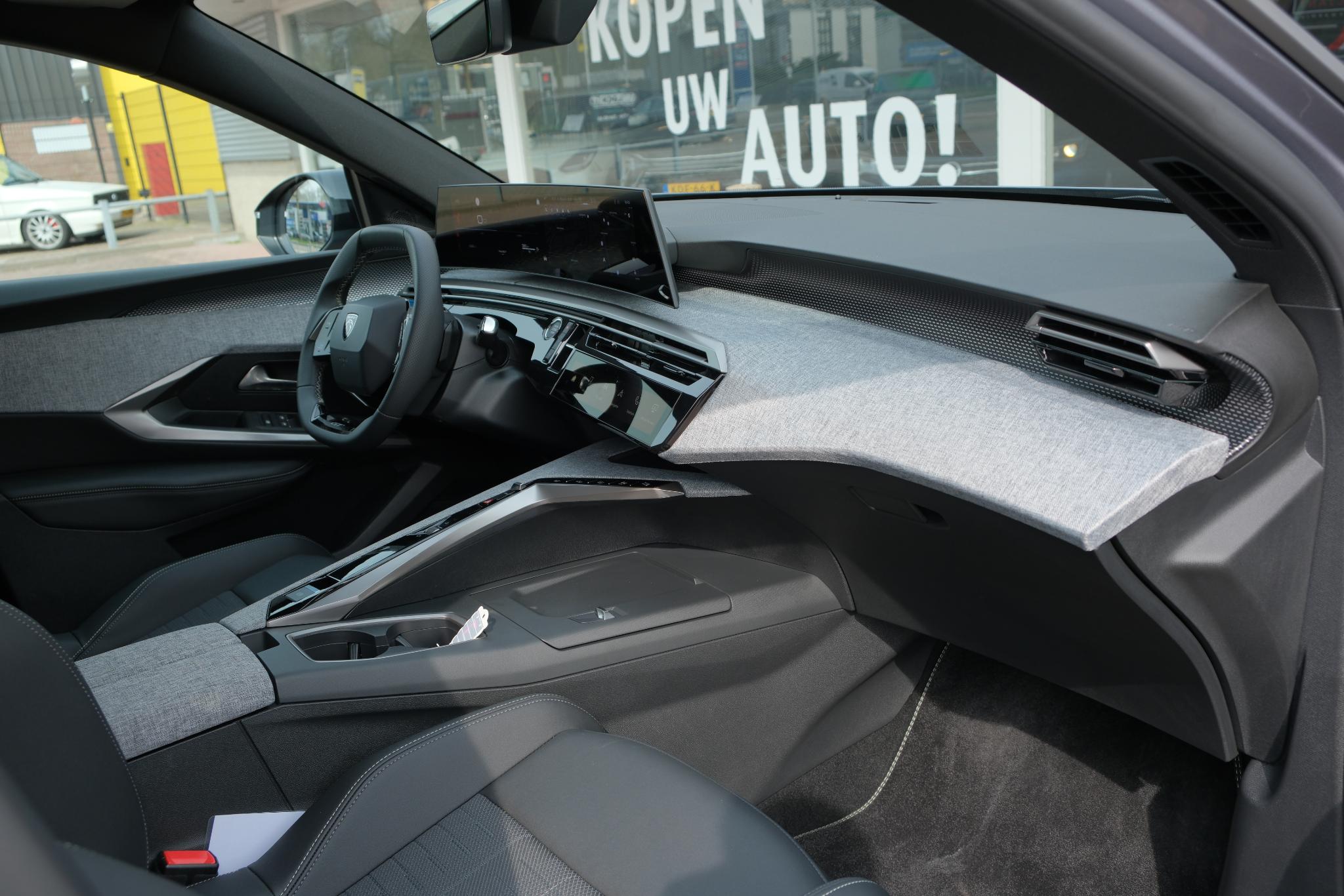 Peugeot 5008 1.2 Hybrid 145pk e-DCS6 GT 7 Persoons | Navi | App Connect | Adaptive Cruise | Panoramadak | Camera | Keyless | Stoelverwarming | Elektrische Achterklep | PDC afbeelding 9