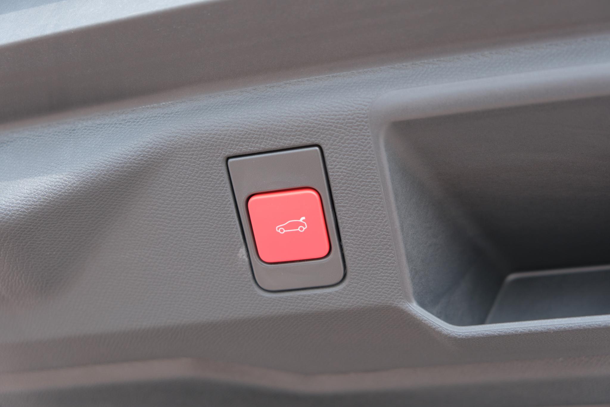 Peugeot 5008 1.2 Hybrid 145pk e-DCS6 GT 7 Persoons | Navi | App Connect | Adaptive Cruise | Panoramadak | Camera | Keyless | Stoelverwarming | Elektrische Achterklep | PDC afbeelding 33