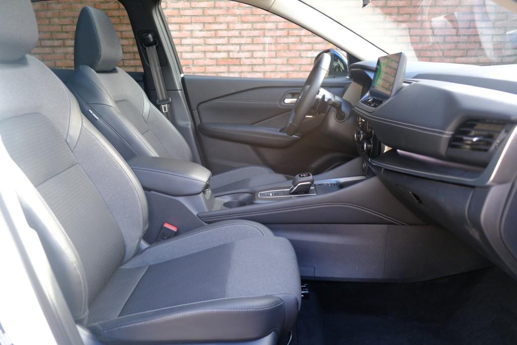 Nissan QASHQAI 1.3 MHEV 158pk Xtronic N-Connecta | Navi | App Connect | Adaptive Cruise | Keyless | 360° Camera | Panoramadak | Elektrische Achterklep | Cold Pack afbeelding 4