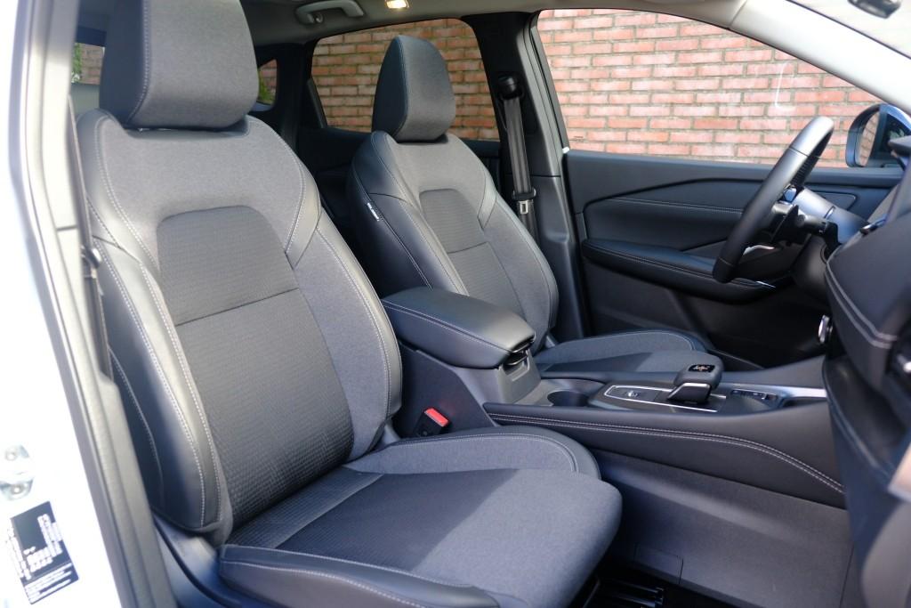 Nissan QASHQAI 1.3 MHEV 158pk Xtronic N-Connecta | Navi | App Connect | Adaptive Cruise | Keyless | 360° Camera | Panoramadak | Elektrische Achterklep | Cold Pack afbeelding 6