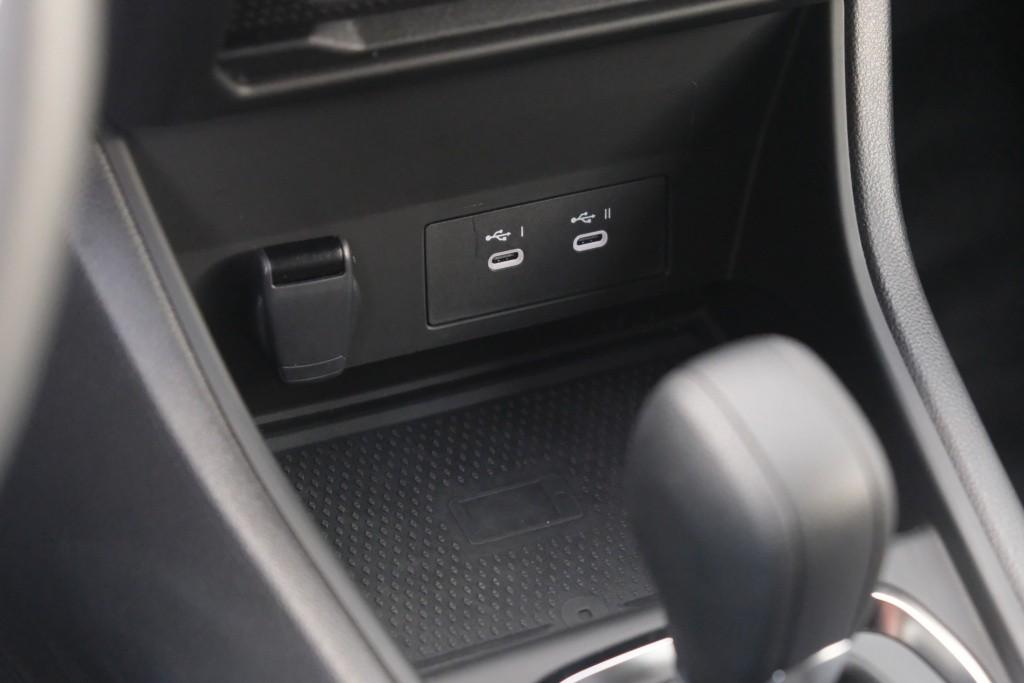Renault Captur 1.3 mild hybrid 160pk EDC Techno | App Connect | Climate | Cruise | Camera | Keyless | PDC afbeelding 19