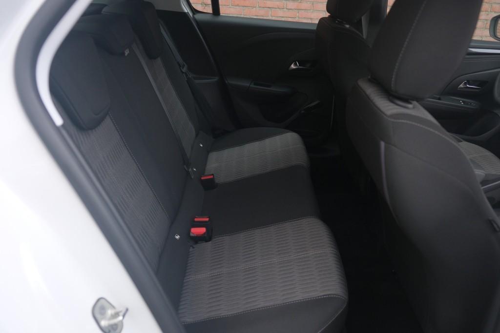 Opel Corsa 1.2 75pk Edition | Navi | App Connect | Airco | Cruise | Full LED | PDC | 16" velgen afbeelding 3