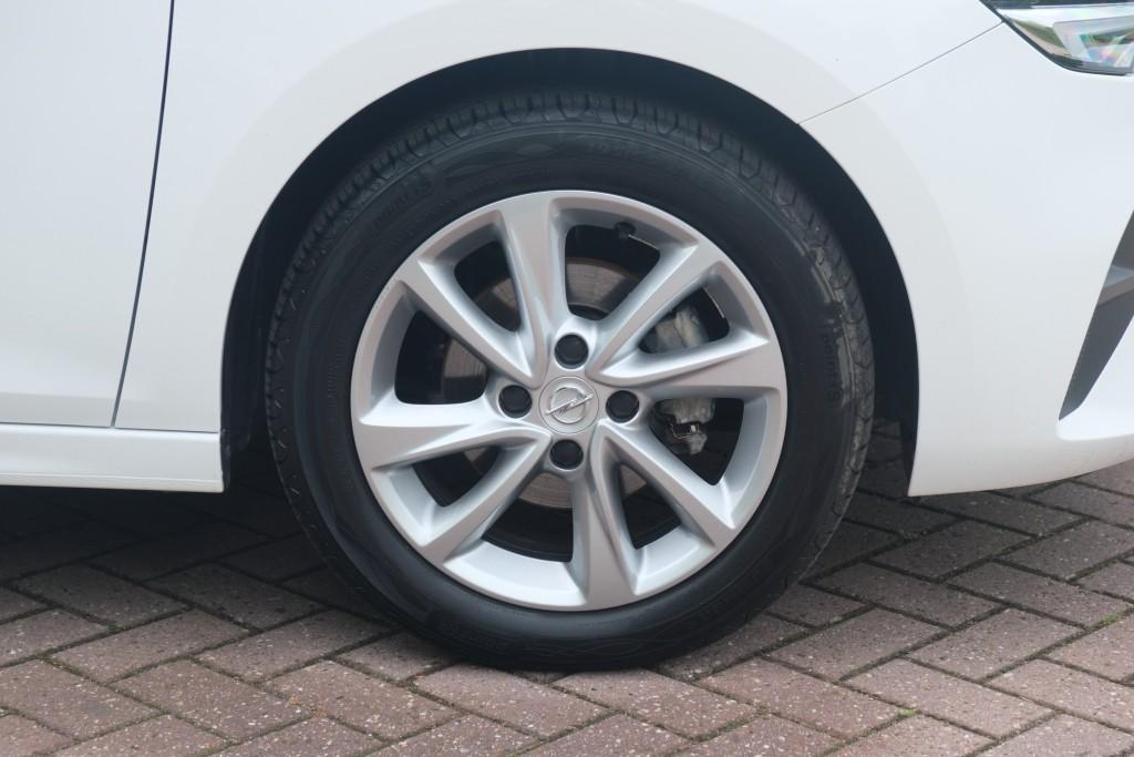 Opel Corsa 1.2 75pk Edition | Navi | App Connect | Airco | Cruise | Full LED | PDC | 16" velgen afbeelding 24