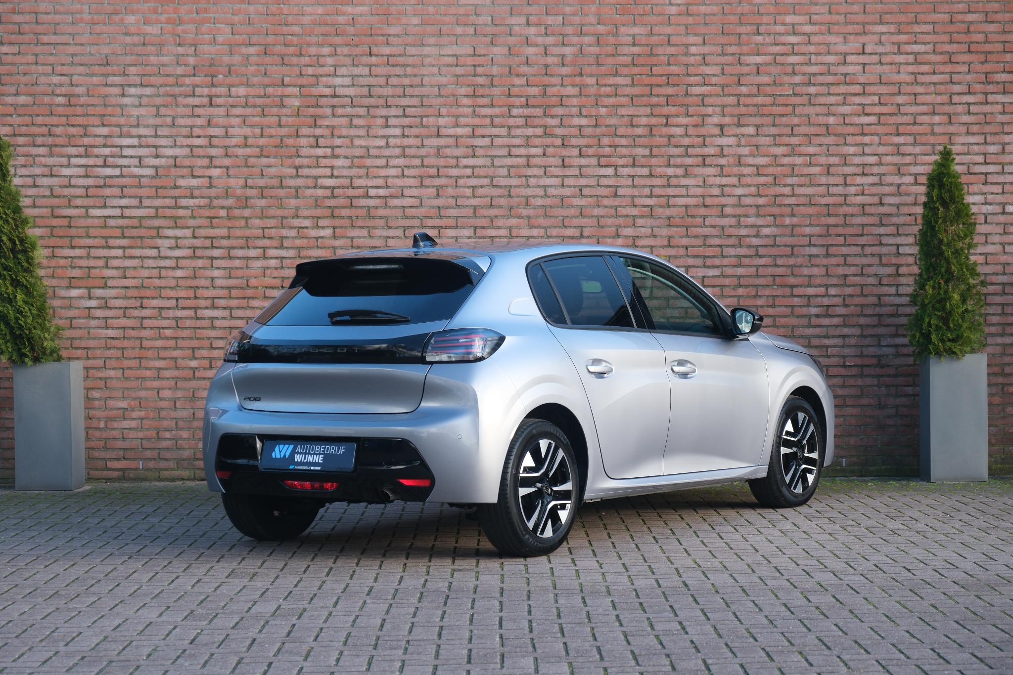 Peugeot 208 1.2 PureTech 100pk Allure | Navi | App Connect | Climate | Cruise | Camera | Dodehoek | PDC afbeelding 23