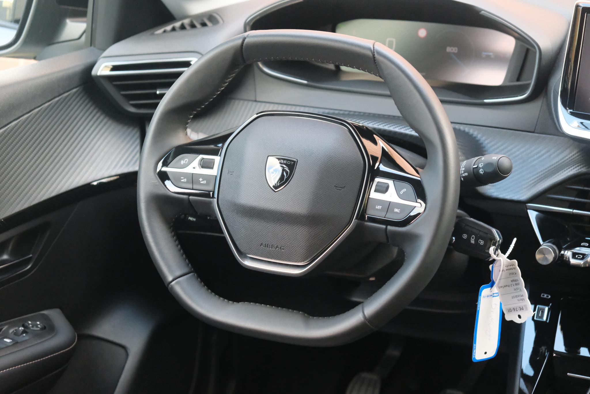 Peugeot 208 1.2 PureTech 100pk Allure | Navi | App Connect | Climate | Cruise | Camera | Dodehoek | PDC afbeelding 11