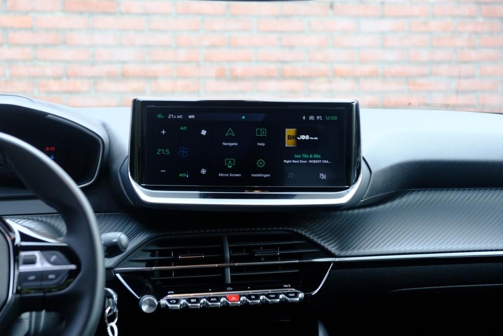 Peugeot 208 1.2 PureTech 100pk Allure | Navi | App Connect | Climate | Cruise | Camera | Dodehoek | PDC afbeelding 14