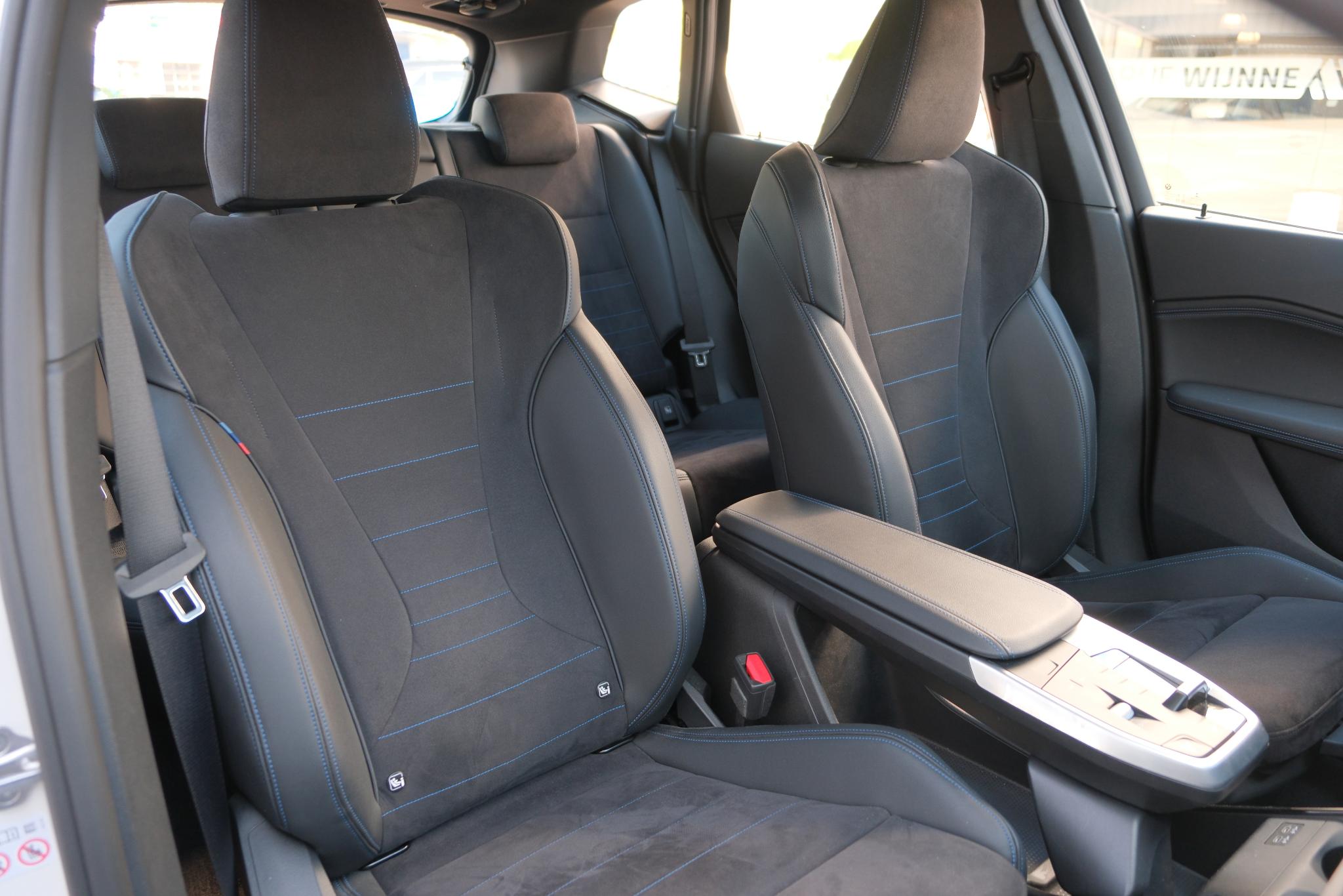 BMW 2 Serie Active Tourer 225e xDrive 245pk M Sport | Navi | App Connect | Climate | Camera | Stoelverwarming | Elektrische Achterklep | Alcantara afbeelding 8