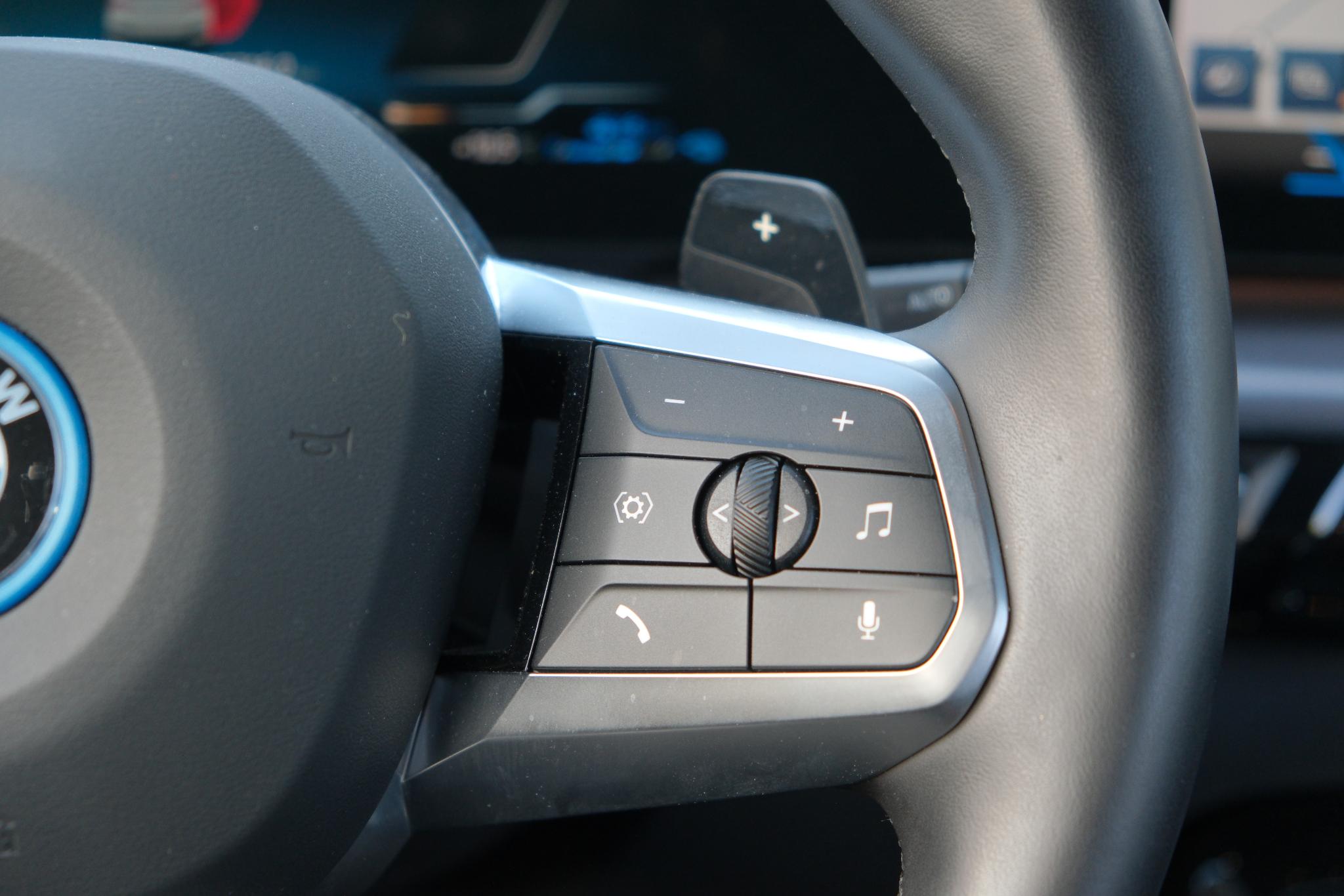 BMW 2 Serie Active Tourer 225e xDrive 245pk M Sport | Navi | App Connect | Climate | Camera | Stoelverwarming | Elektrische Achterklep | Alcantara afbeelding 14