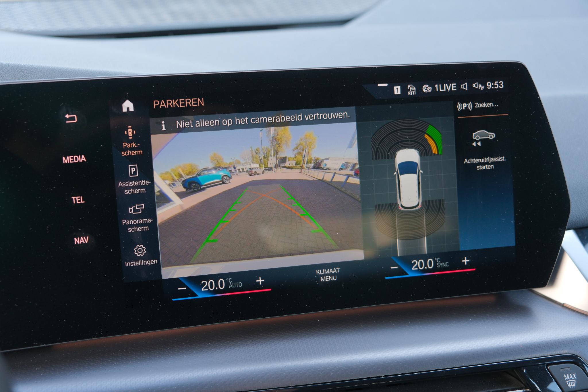 BMW 2 Serie Active Tourer 225e xDrive 245pk M Sport | Navi | App Connect | Climate | Camera | Stoelverwarming | Elektrische Achterklep | Alcantara afbeelding 19