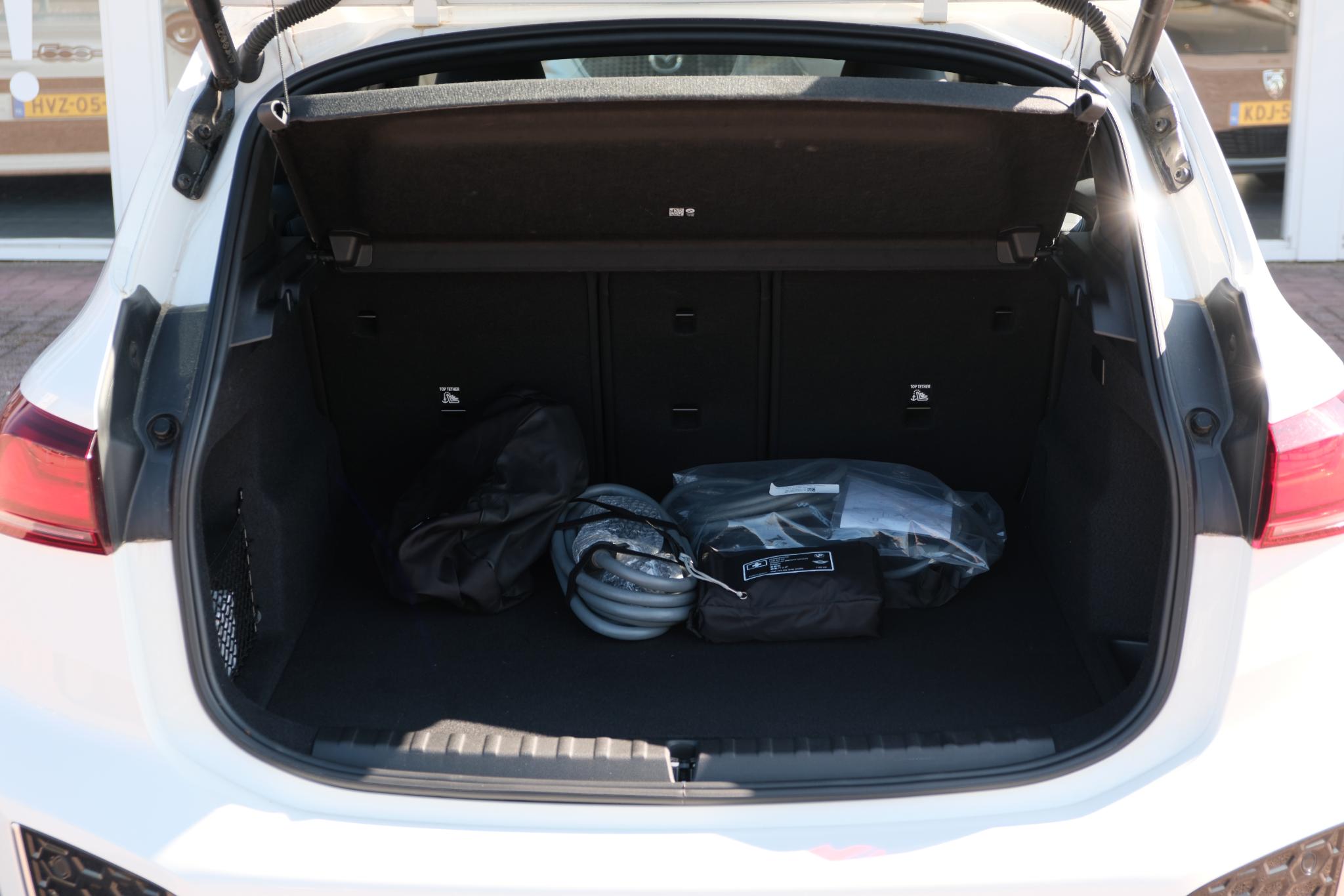 BMW 2 Serie Active Tourer 225e xDrive 245pk M Sport | Navi | App Connect | Climate | Camera | Stoelverwarming | Elektrische Achterklep | Alcantara afbeelding 23