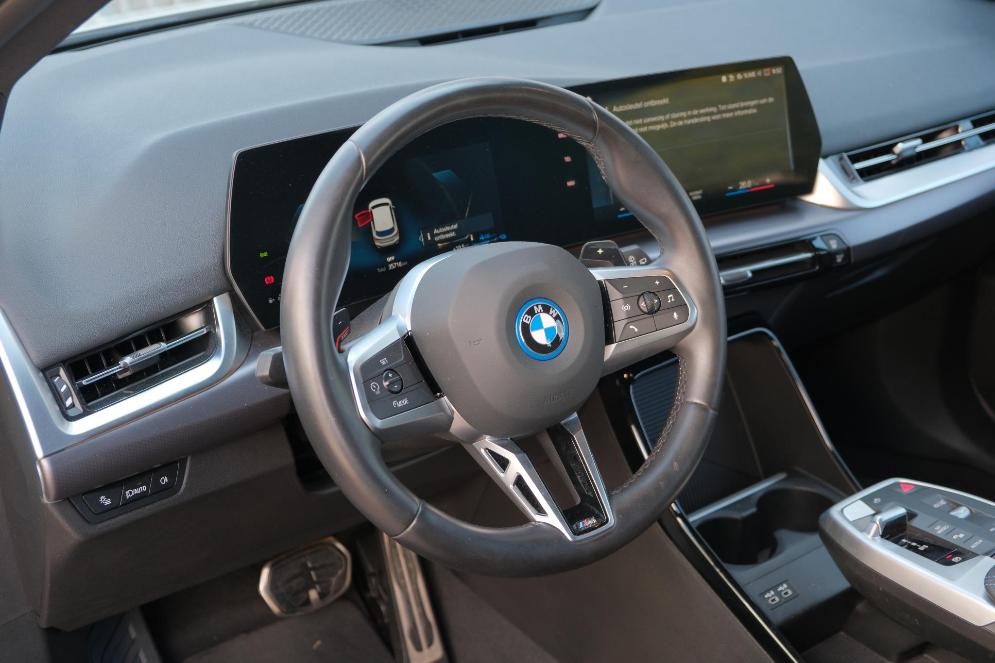 BMW 2 Serie Active Tourer 225e xDrive 245pk M Sport | Navi | App Connect | Climate | Camera | Stoelverwarming | Elektrische Achterklep | Alcantara afbeelding 16