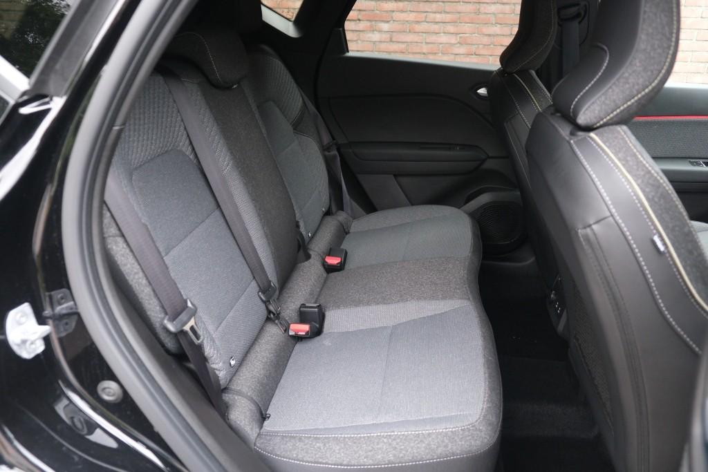 Renault Captur 1.8 E-Tech full hybrid 160pk techno | Navi | App Connect | Climate | Adaptive Cruise | Keyless | Camera | Winter Pakket afbeelding 3