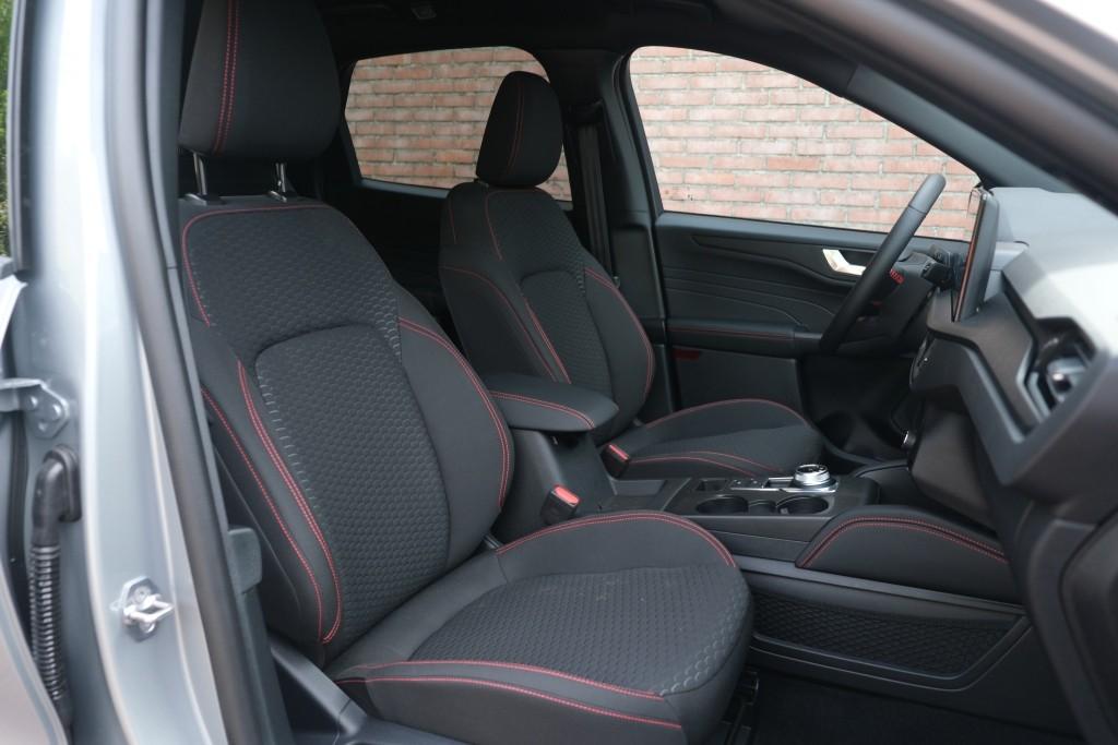Ford Kuga 2.5 PHEV 243pk Aut. ST-Line | Navi | App Connect | Climate | Camera | Keyless | Dodehoek | Winter Pakket afbeelding 6