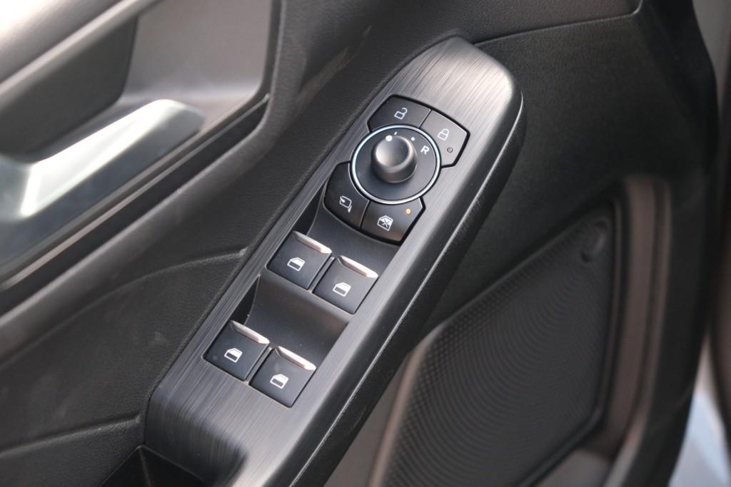 Ford Kuga 2.5 PHEV 243pk Aut. ST-Line | Navi | App Connect | Climate | Camera | Keyless | Dodehoek | Winter Pakket afbeelding 25