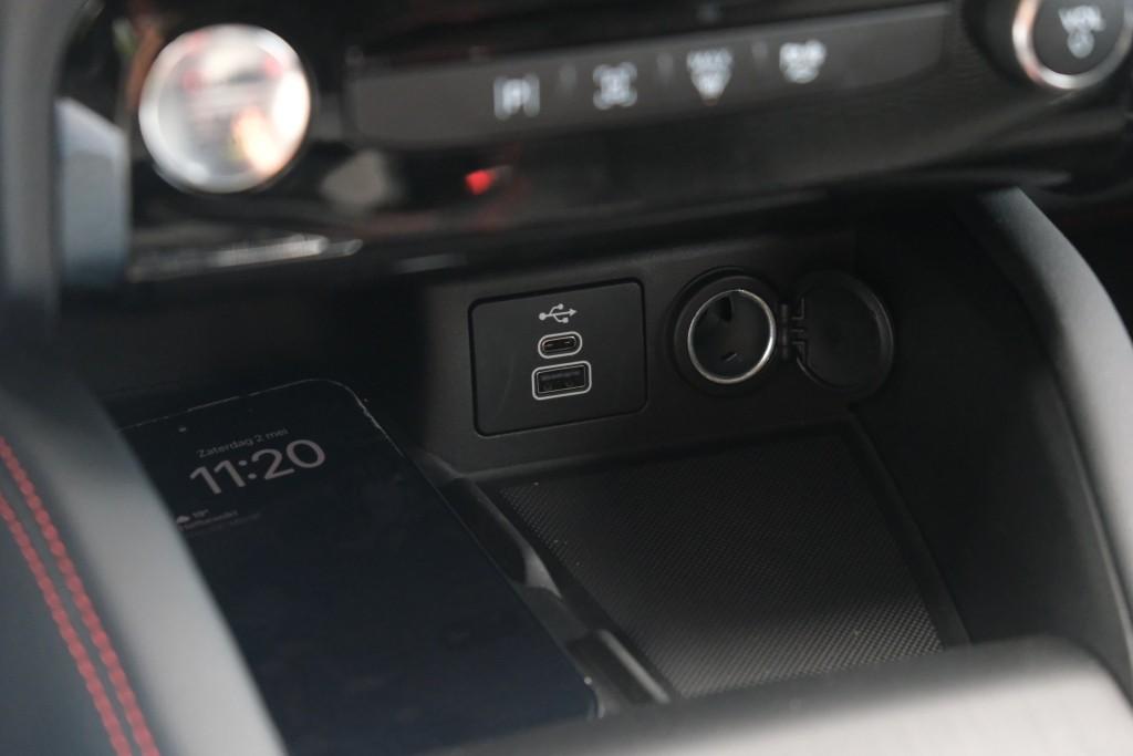 Ford Kuga 2.5 PHEV 243pk Aut. ST-Line | Navi | App Connect | Climate | Camera | Keyless | Dodehoek afbeelding 23
