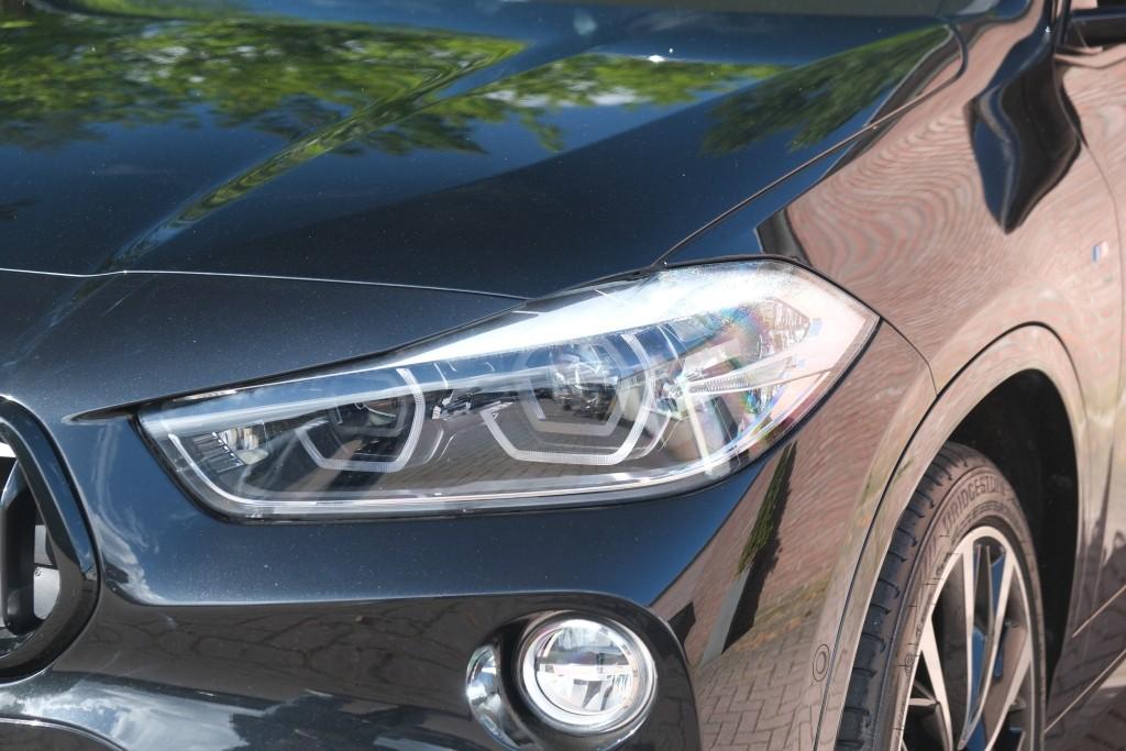 BMW X2 sDrive20i 192pk Aut. High Executive M Sport | Navi | App Connect | Climate | Camera | Alcantara | Elektrische Achterklep | Winter Pakket afbeelding 2