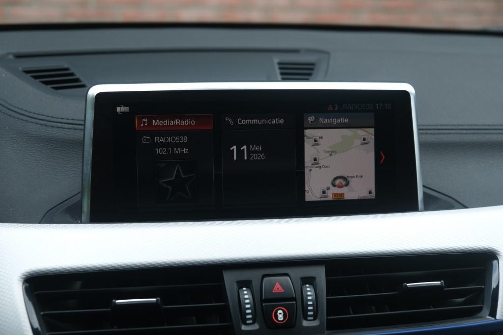 BMW X2 sDrive20i 192pk Aut. High Executive M Sport | Navi | App Connect | Climate | Camera | Alcantara | Elektrische Achterklep | Winter Pakket afbeelding 16