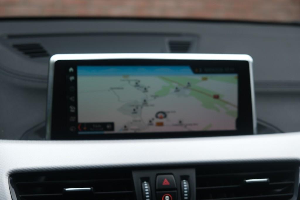 BMW X2 sDrive20i 192pk Aut. High Executive M Sport | Navi | App Connect | Climate | Camera | Alcantara | Elektrische Achterklep | Winter Pakket afbeelding 18