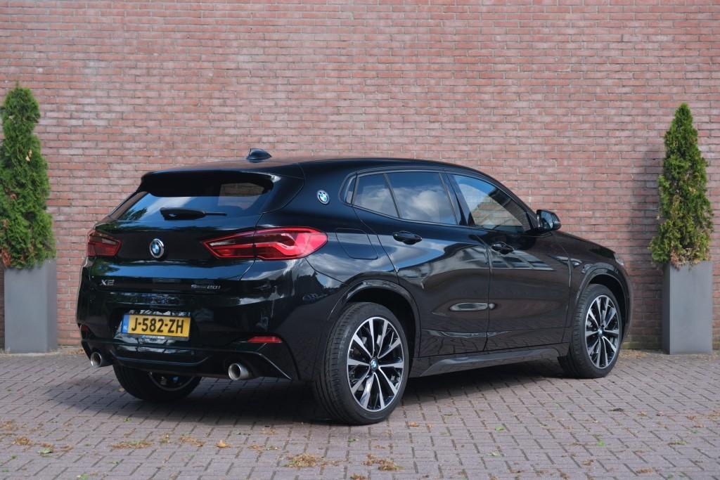 BMW X2 sDrive20i 192pk Aut. High Executive M Sport | Navi | App Connect | Climate | Camera | Alcantara | Elektrische Achterklep | Winter Pakket afbeelding 30