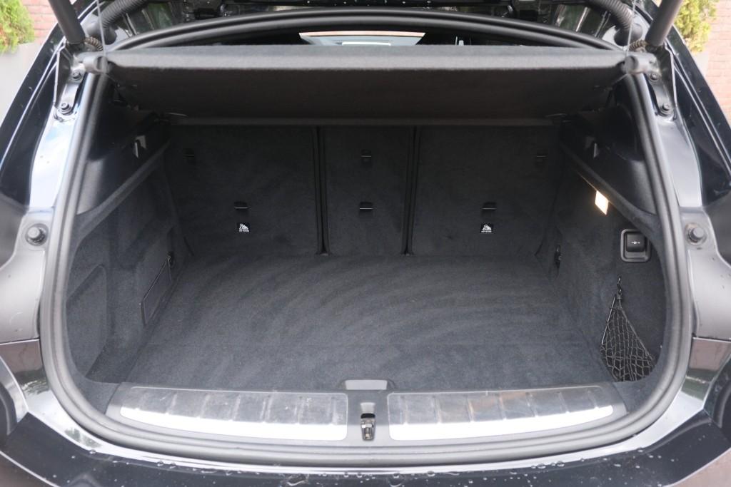 BMW X2 sDrive20i 192pk Aut. High Executive M Sport | Navi | App Connect | Climate | Camera | Alcantara | Elektrische Achterklep | Winter Pakket afbeelding 31
