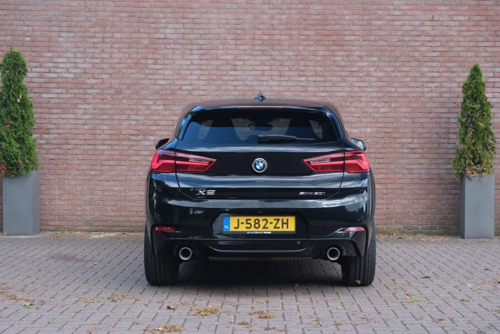 BMW X2 sDrive20i 192pk Aut. High Executive M Sport | Navi | App Connect | Climate | Camera | Alcantara | Elektrische Achterklep | Winter Pakket afbeelding 33