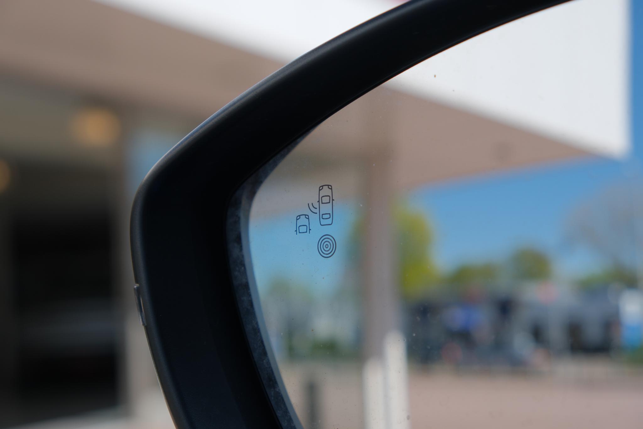 Peugeot 2008 1.2 PureTech GT-Line | Navi | Panoramadak | Camera | Cruise | 18" velgen afbeelding 21