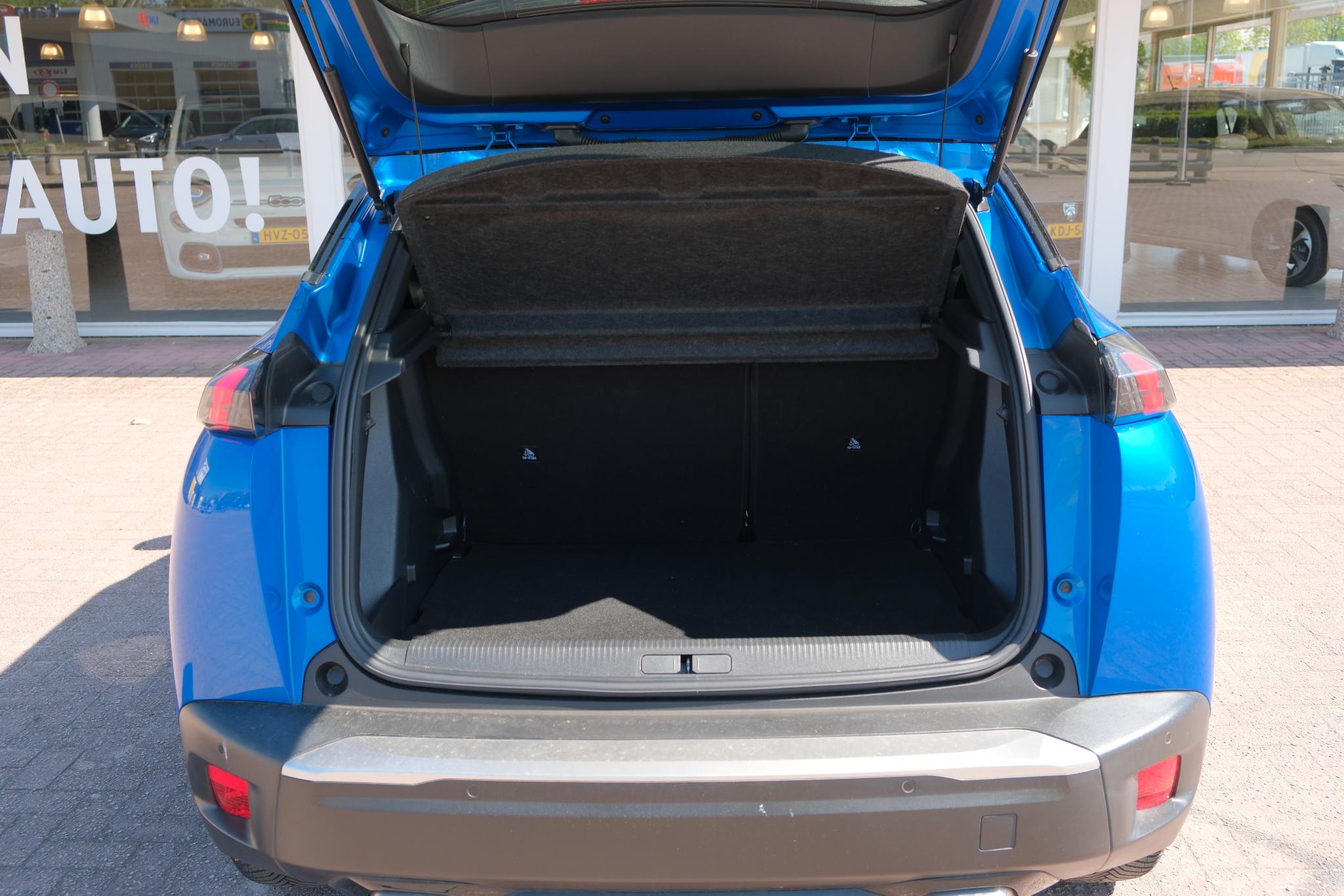 Peugeot 2008 1.2 PureTech GT-Line | Navi | Panoramadak | Camera | Cruise | 18" velgen afbeelding 25