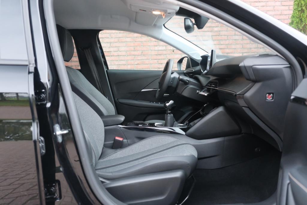 Peugeot 208 1.2 PureTech 100pk Allure | Navi | App Connect | Climate | Cruise | Camera | Dodehoek | PDC afbeelding 4
