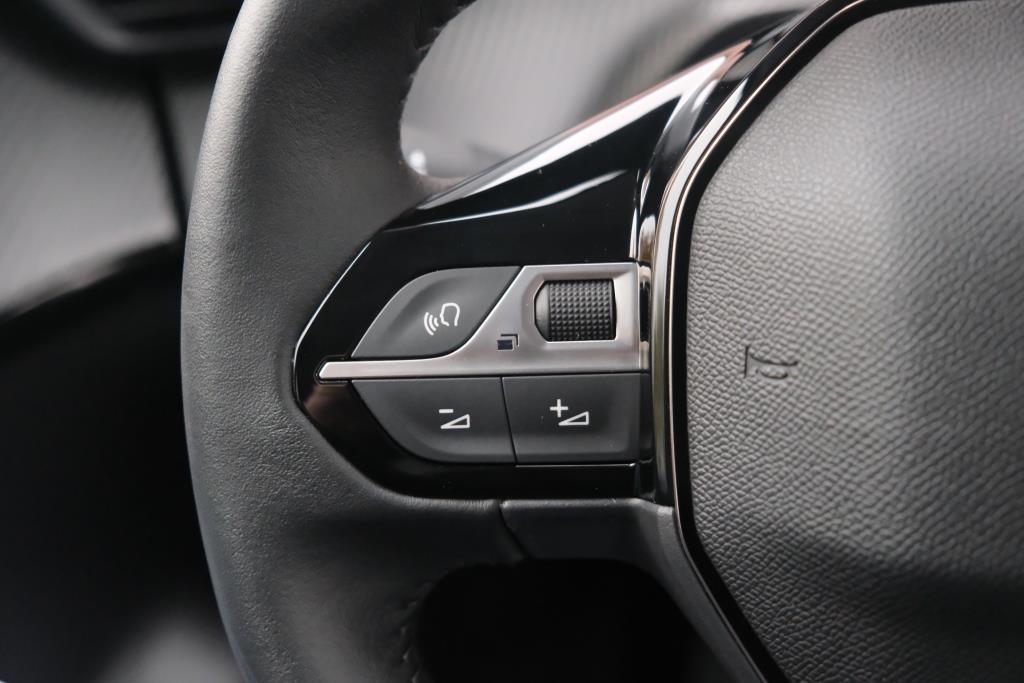 Peugeot 208 1.2 PureTech 100pk Allure | Navi | App Connect | Climate | Cruise | Camera | Dodehoek | PDC afbeelding 9