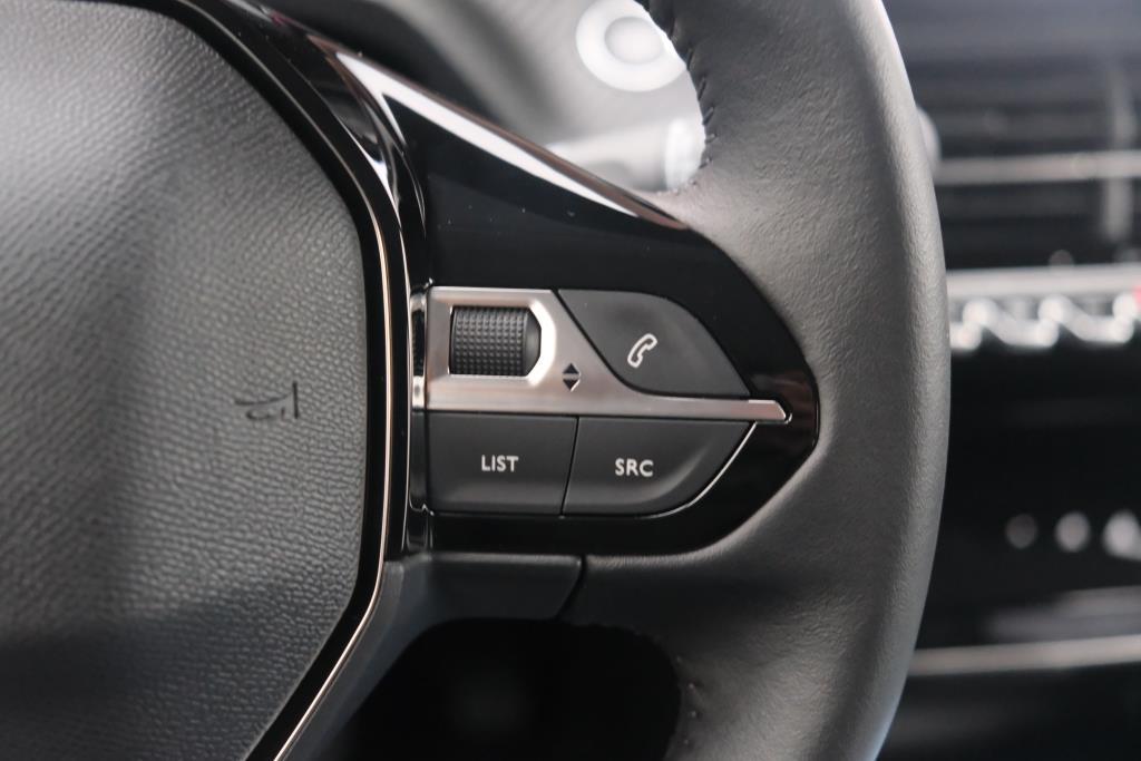 Peugeot 208 1.2 PureTech 100pk Allure | Navi | App Connect | Climate | Cruise | Camera | Dodehoek | PDC afbeelding 10