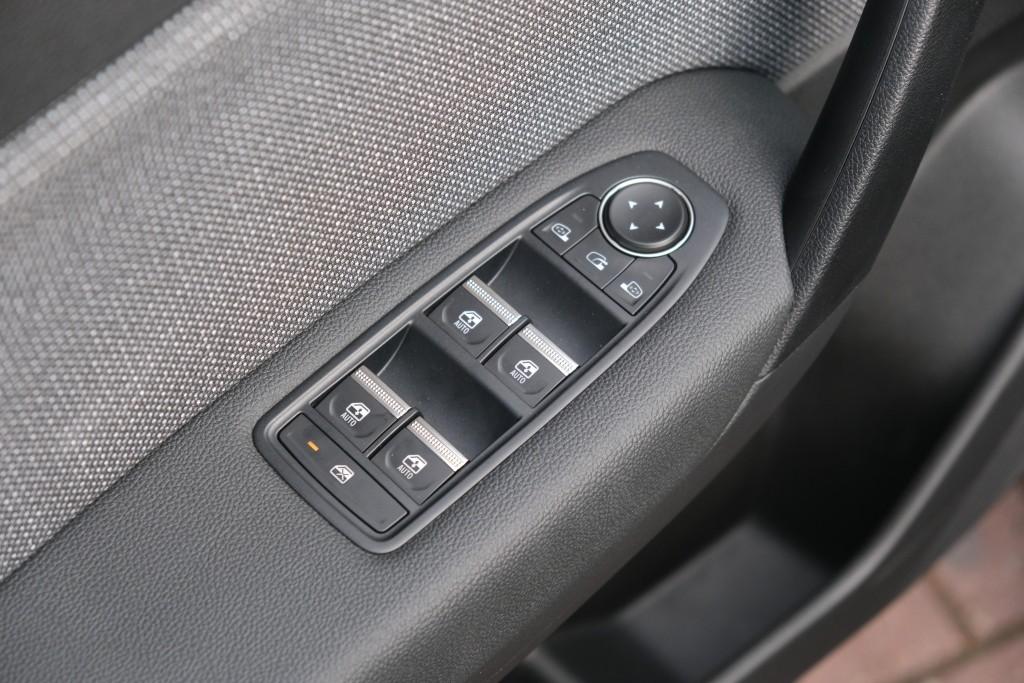 Renault Captur 1.8 E-Tech full hybrid 160pk techno | Navi | App Connect | Climate | Adaptive Cruise | Keyless | Camera | Winter Pakket afbeelding 24
