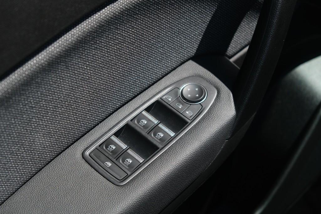 Renault Captur 1.8 E-Tech full hybrid 160pk techno | Navi | App Connect | Climate | Adaptive Cruise | Keyless | Camera | Winter Pakket afbeelding 24