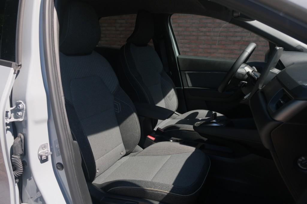 Renault Captur 1.8 E-Tech full hybrid 160pk techno | Navi | App Connect | Climate | Adaptive Cruise | Keyless | Camera | Winter Pakket afbeelding 6
