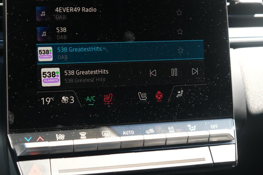 Renault Captur 1.8 E-Tech full hybrid 160pk techno | Navi | App Connect | Climate | Adaptive Cruise | Keyless | Camera | Winter Pakket afbeelding 20