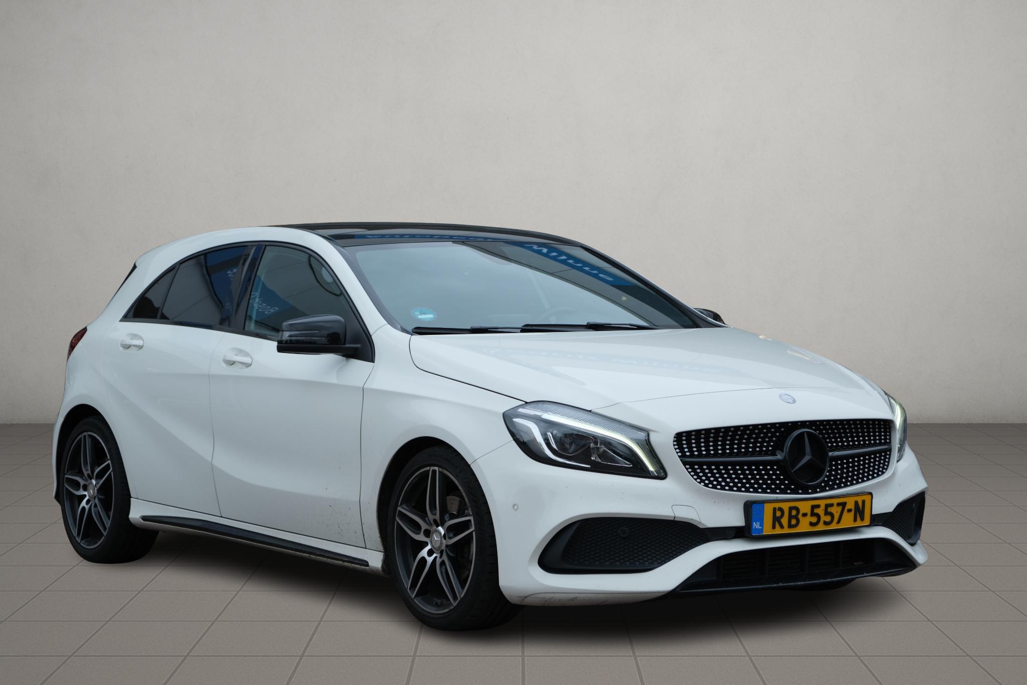 Mercedes-Benz A-Klasse 200 d 136pk Aut. AMG-Line | Navi | Panoramadak | Camera | Cruise | Climate | PDC afbeelding 1
