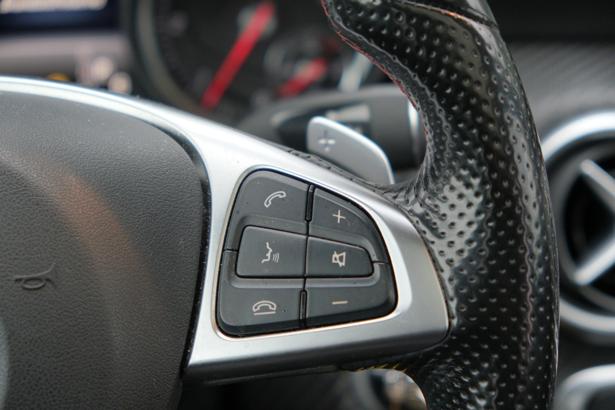 Mercedes-Benz A-Klasse 200 d 136pk Aut. AMG-Line | Navi | Panoramadak | Camera | Cruise | Climate | PDC afbeelding 16