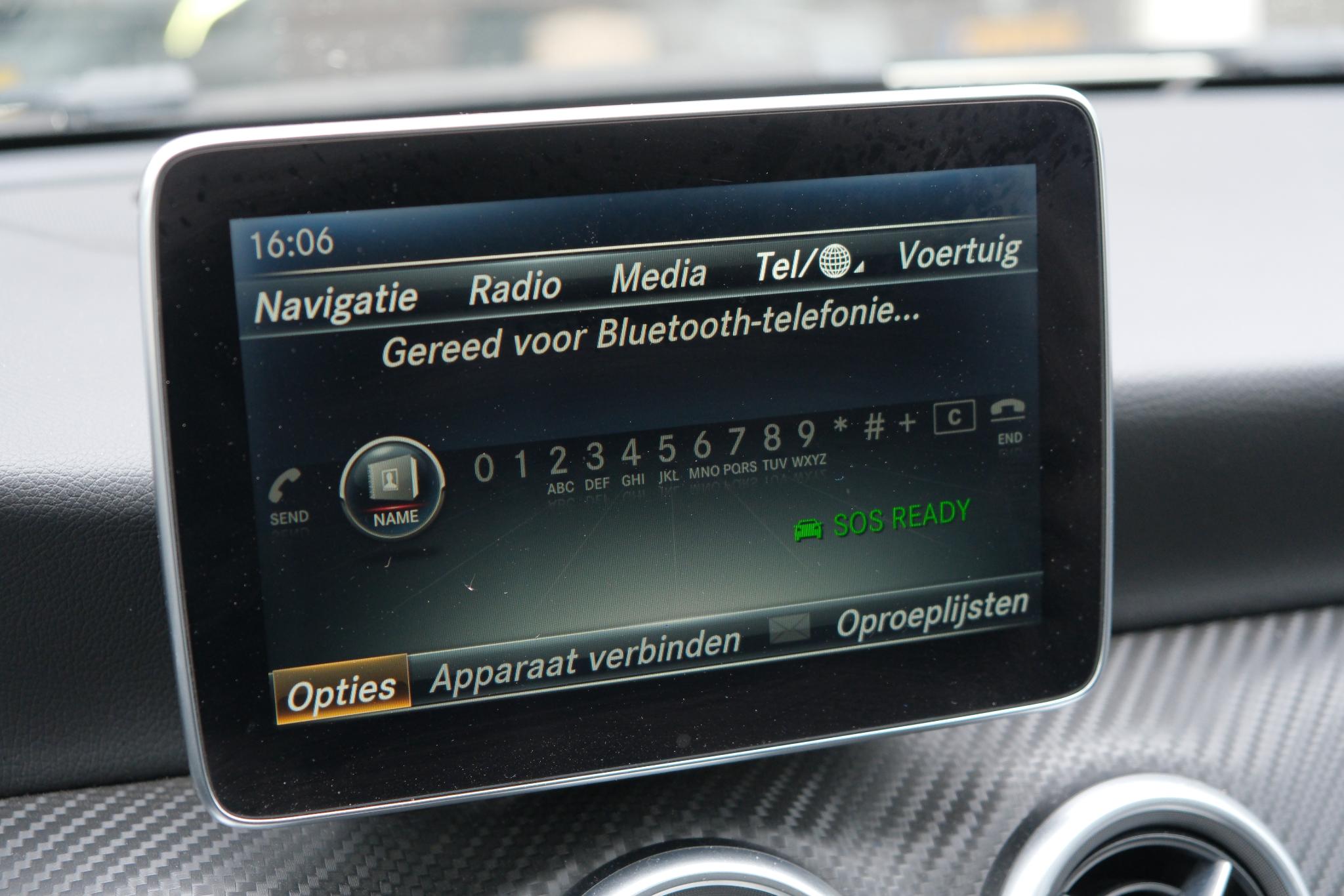 Mercedes-Benz A-Klasse 200 d 136pk Aut. AMG-Line | Navi | Panoramadak | Camera | Cruise | Climate | PDC afbeelding 22