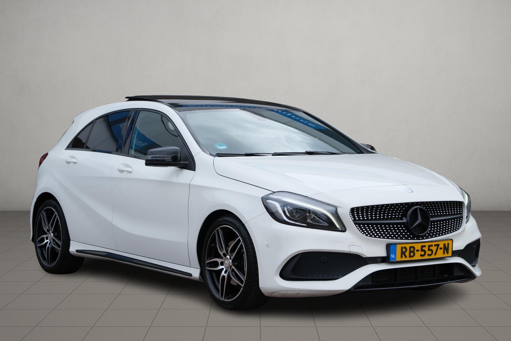 Mercedes-Benz A-Klasse 200 d 136pk Aut. Ambition | AMG-styling | Navi | Climate | Cruise | Panoramadak | Camera | PDC afbeelding 1