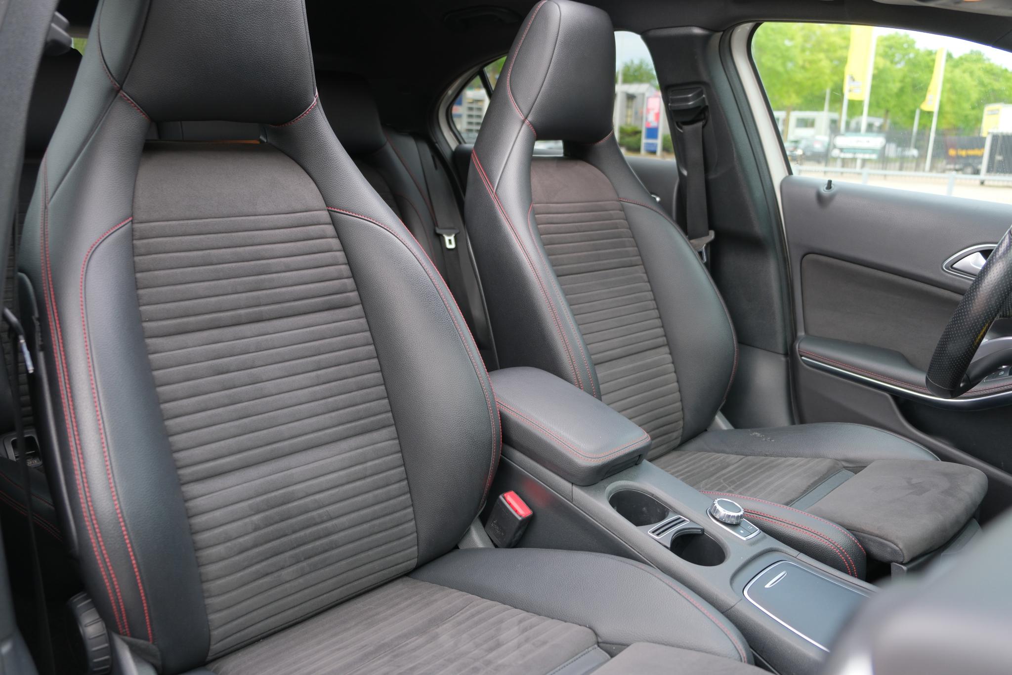 Mercedes-Benz A-Klasse 200 d 136pk Aut. Ambition | AMG-styling | Navi | Climate | Cruise | Panoramadak | Camera | PDC afbeelding 9