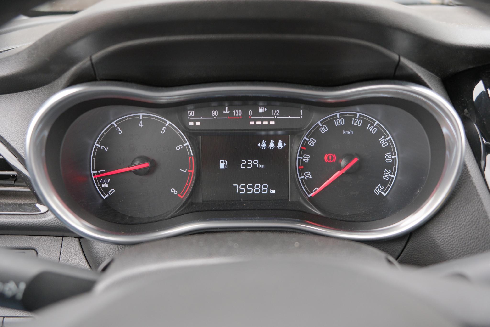Opel KARL 1.0 ecoFLEX 75pk Cosmo | Climate  | Cruise | LM-velgen | Stoel+Stuurverwarming afbeelding 19