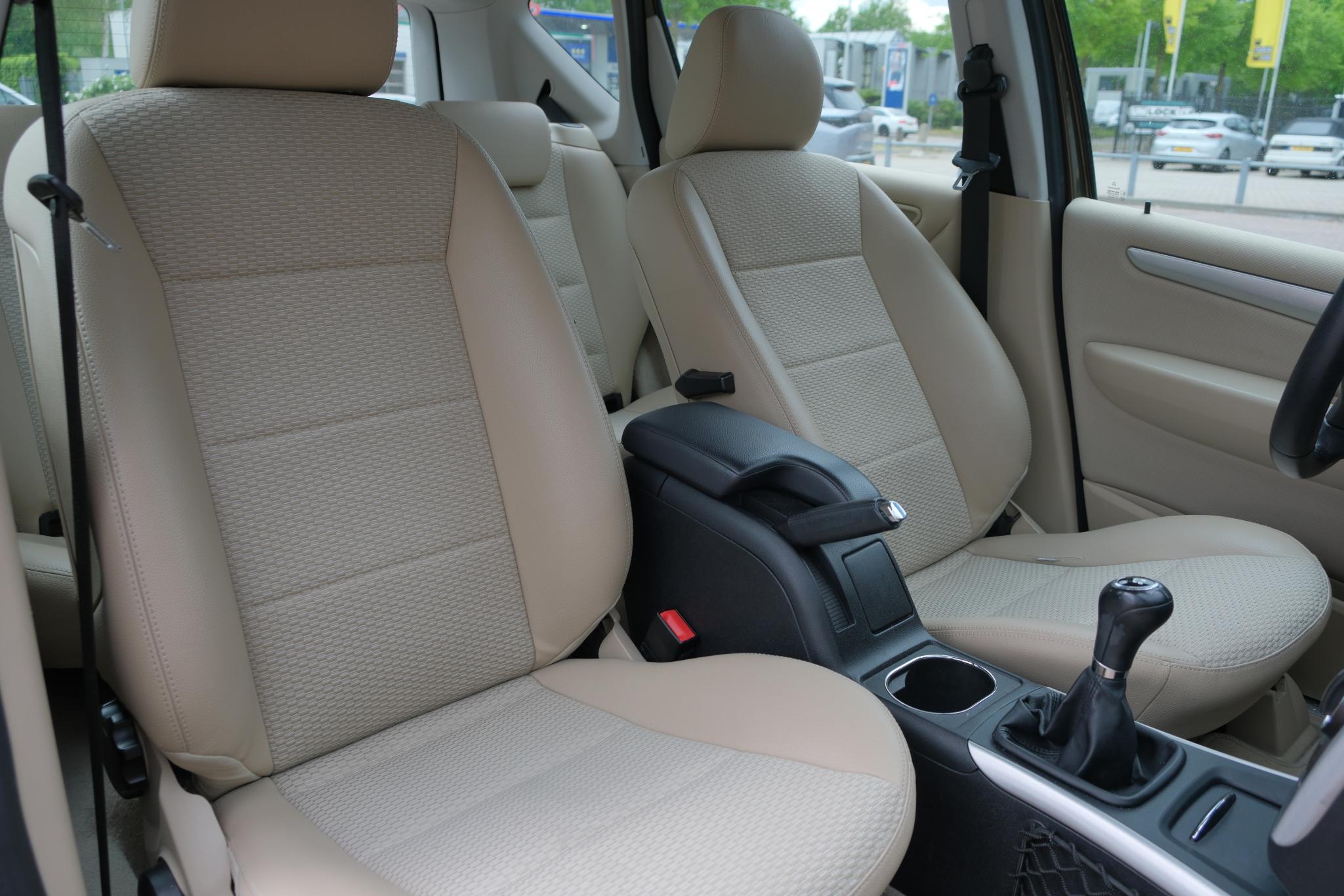 Mercedes-Benz A-Klasse 160 95pk 5-drs Business Class Avantgarde | Airco | Cruise | PDC | Trekhaak afbeelding 8