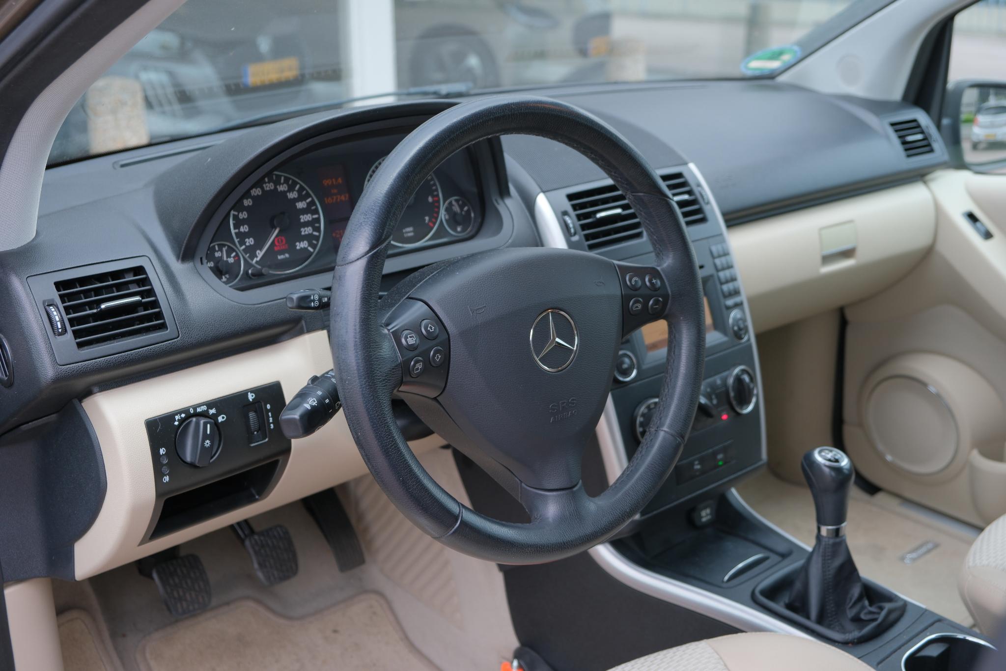 Mercedes-Benz A-Klasse 160 95pk 5-drs Business Class Avantgarde | Airco | Cruise | PDC | Trekhaak afbeelding 17