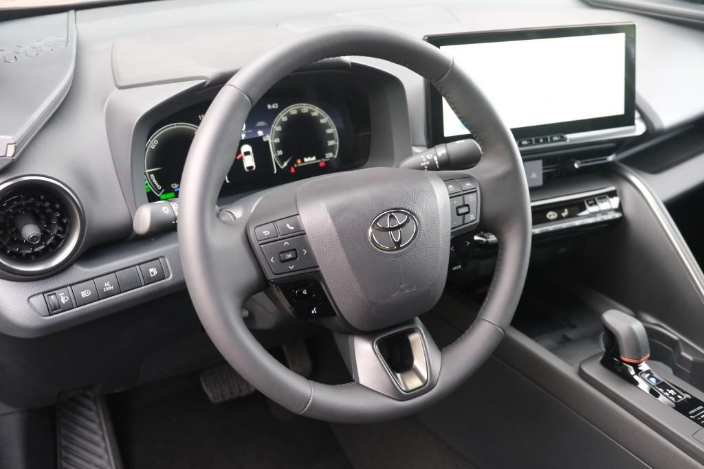 Toyota C-HR 2.0 Plug-in Hybrid 220pk Dynamic | Navi | App Connect | Climate | Adaptive Cruise | Camera | Keyless | Dodehoek | Winter Pakket afbeelding 8