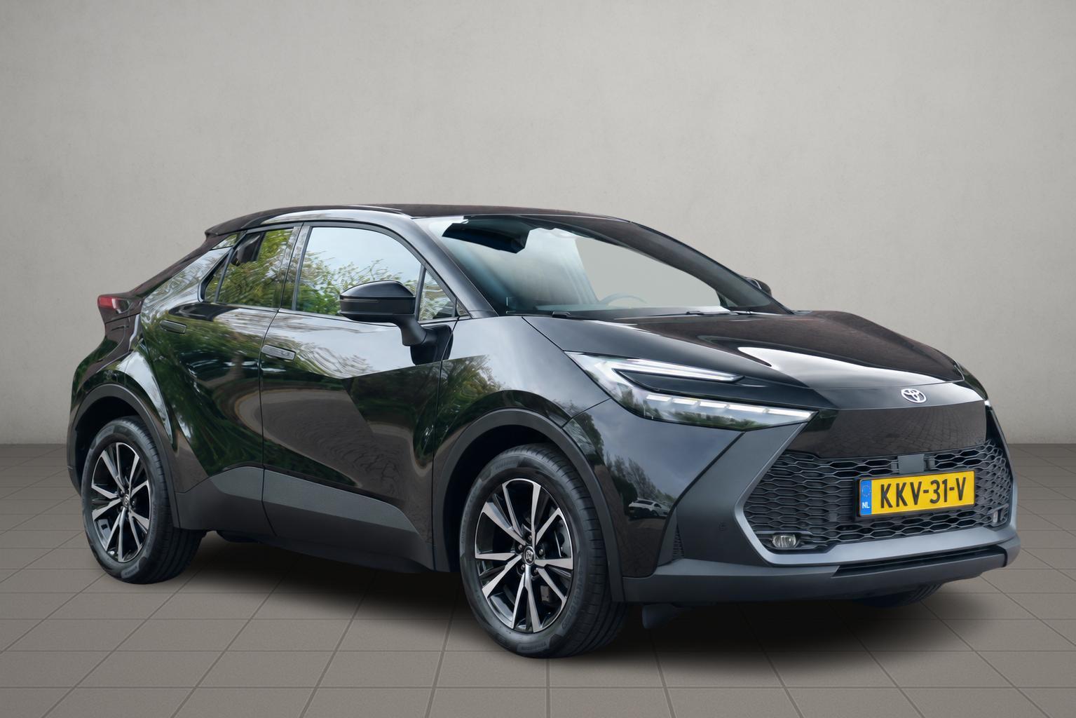 Toyota C-HR 2.0 Plug-in Hybrid 220pk Dynamic | Navi | App Connect | Climate | Adaptive Cruise | Camera | Keyless | Dodehoek | Winter Pakket afbeelding 1
