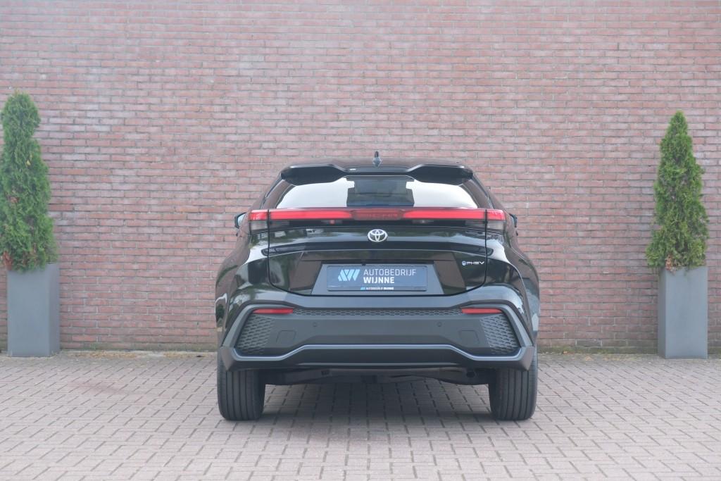 Toyota C-HR 2.0 Plug-in Hybrid 220pk Dynamic | Navi | App Connect | Climate | Adaptive Cruise | Camera | Keyless | Dodehoek | Winter Pakket afbeelding 34