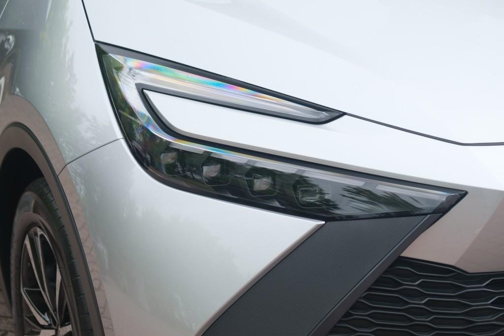 Toyota C-HR 2.0 Plug-in Hybrid 220pk Dynamic | Navi | App Connect | Climate | Adaptive Cruise | Camera | Keyless | Dodehoek | Winter Pakket afbeelding 2